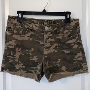 Camo styled shorts from Rue 21 in great condition!